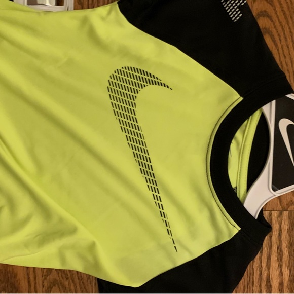 Nike two piece set with track pants and dri fit top - Picture 4 of 6